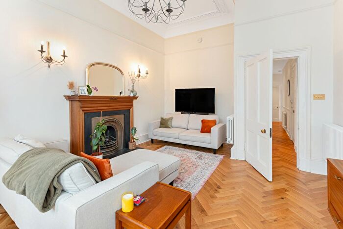 2 Bedroom Flat For Sale In / Coates Gardens, Haymarket, Edinburgh, EH12