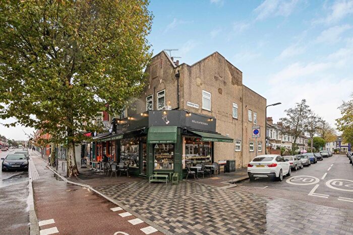 6 Bedroom End Terrace House For Sale In Lea Bridge Road, Leyton, E10