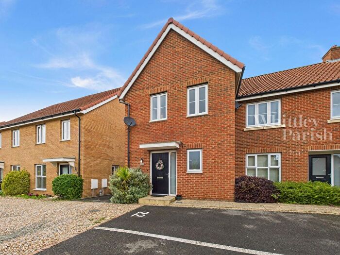 2 Bedroom Semi-Detached House For Sale In Noctule Grove, Hethersett, Norwich, NR9