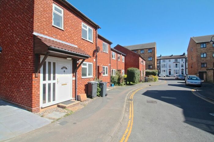 2 Bedroom End Of Terrace House To Rent In Brunel Close, Crystal Palace, London, SE19