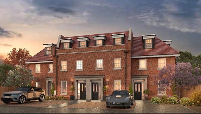 4 Bedroom Town House For Sale In Amersham Road, Beaconsfield, HP9