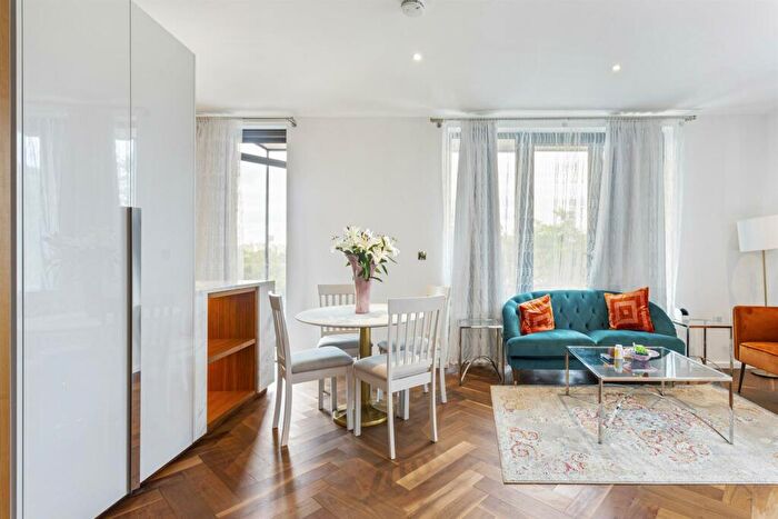 2 Bedroom Flat To Rent In Ambassador Building, Embassy Gardens, Nine Elms, London, SW11