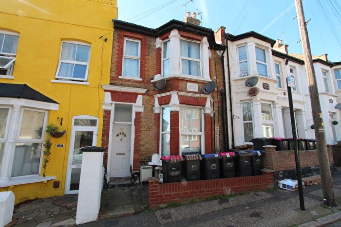 2 Bedroom Flat To Rent In Pleasant Road, Southend On Sea, SS1