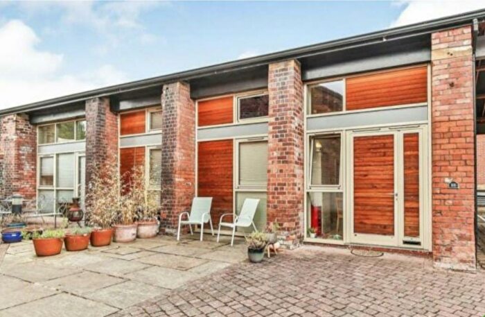 2 Bedroom End Of Terrace House To Rent In Albert Road, Sheffield, S8