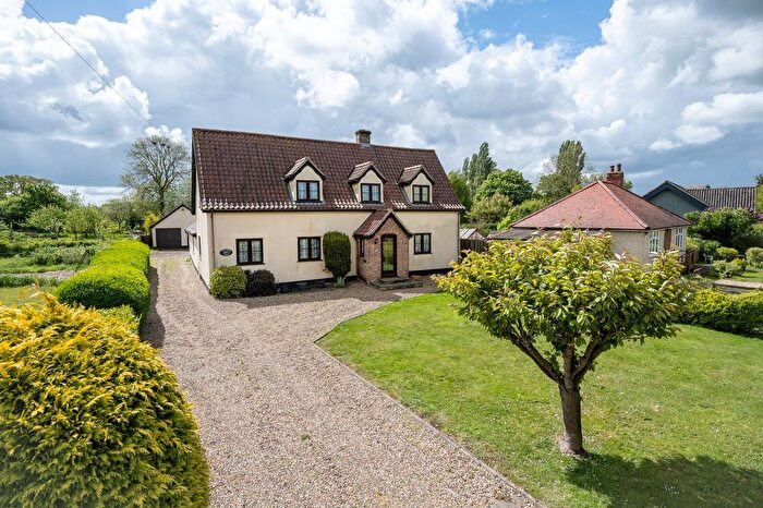 4 Bedroom Detached House For Sale In High Green, Great Moulton, Norwich, NR15