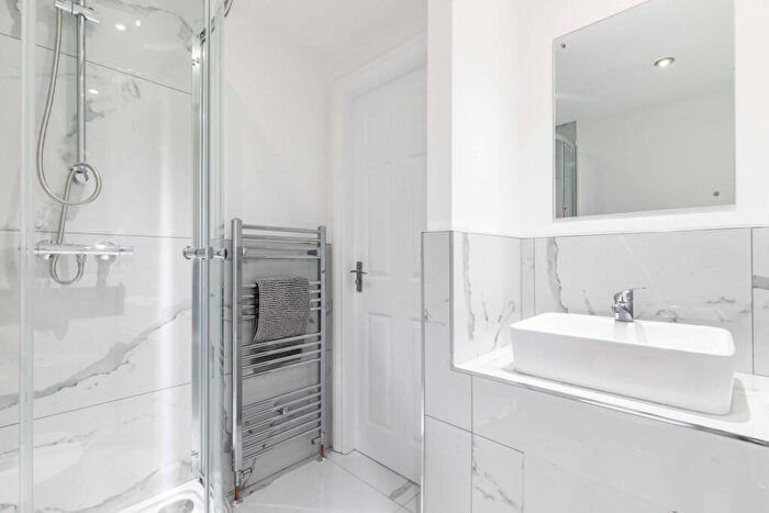 6 Bedroom House To Rent In Mayville Road, Leeds, LS6