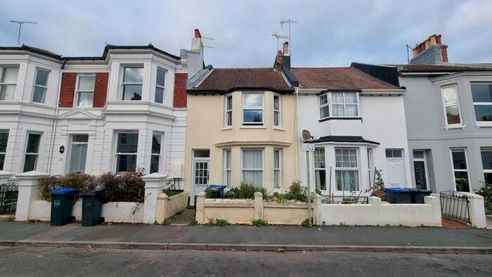 Detached House To Rent In Cobden Road, Worthing, BN11