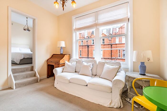 1 Bedroom Flat To Rent In Egerton Gardens, London, SW3