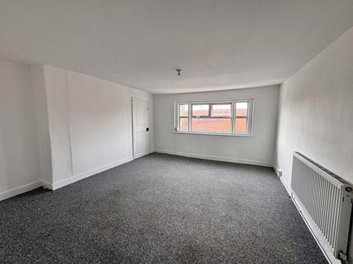 2 Bedroom Flat To Rent In Cliffe High Street, Lewes, BN7