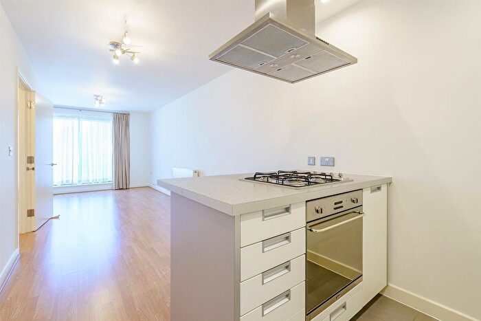 1 Bedroom Flat For Sale In Douglas Path, London, E14