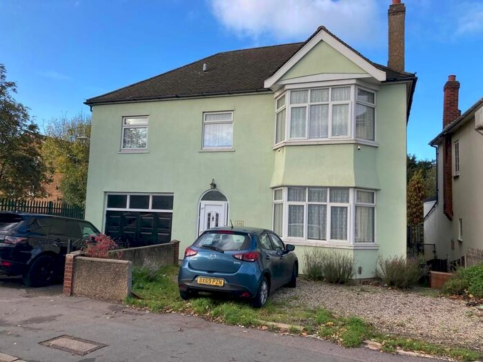 5 Bedroom Property To Rent In South Street, Romford, RM1