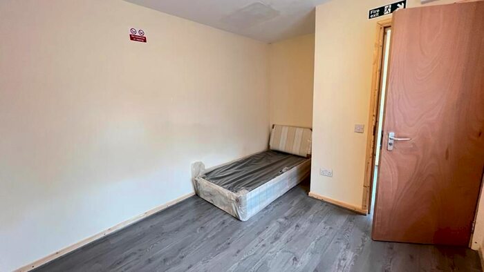 Studio To Rent In High Town Road, Luton, LU2