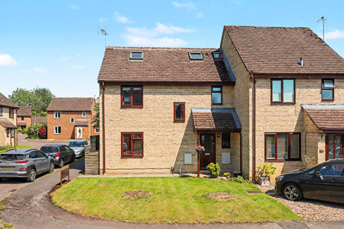 4 Bedroom Semi-Detached House For Sale In Manor Road, Witney, Oxfordshire, OX28