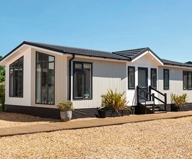 2 Bedroom Park Home For Sale In Sandpiper Gardens, Clacton-On-Sea, CO16