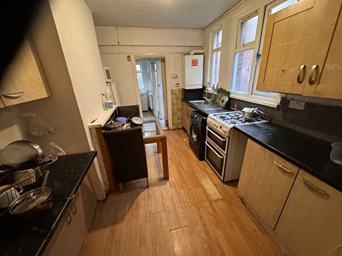Studio To Rent In New Heston Road, Hounslow, Greater London, TW5
