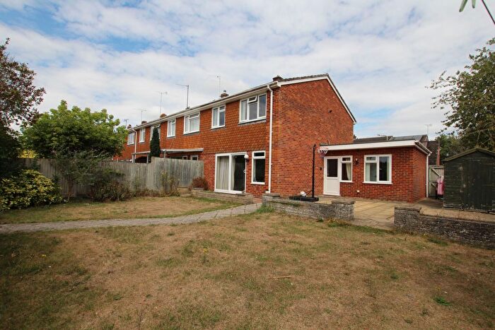 3 Bedroom End Of Terrace House For Sale In Kennedy Drive, Pangbourne, Reading, Berkshire, RG8