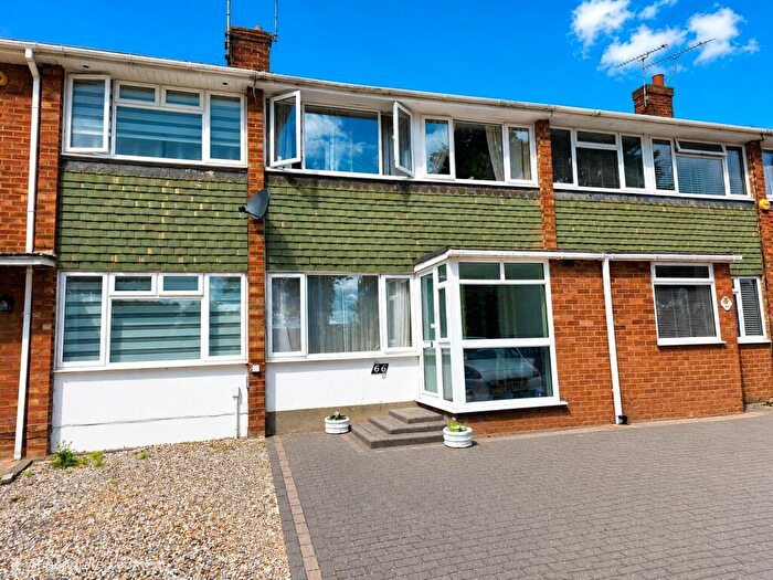 3 Bedroom Terraced House For Sale In Market Avenue, Wickford, Essex, SS12