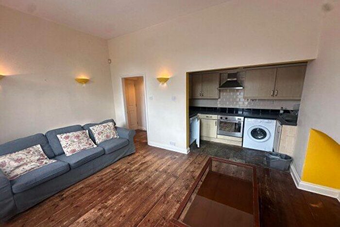 2 Bedroom Flat To Rent In Catharine Street, Liverpool, L8
