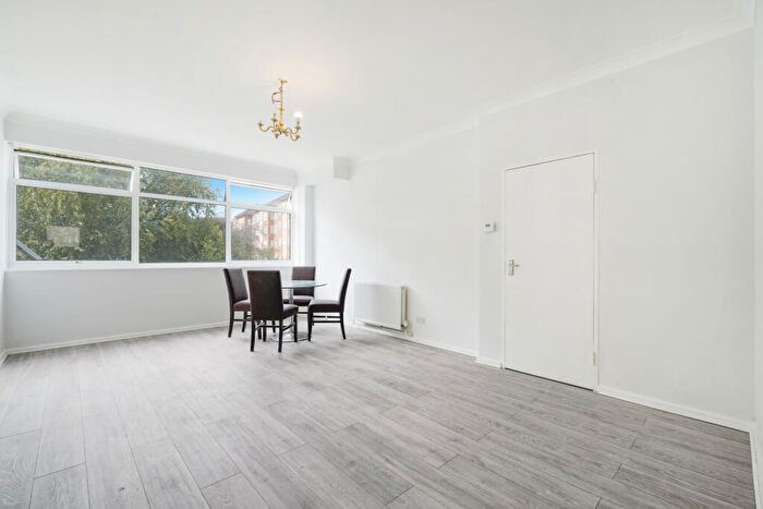 2 Bedroom Flat To Rent In Tower Court, Mackennal Street, NW8