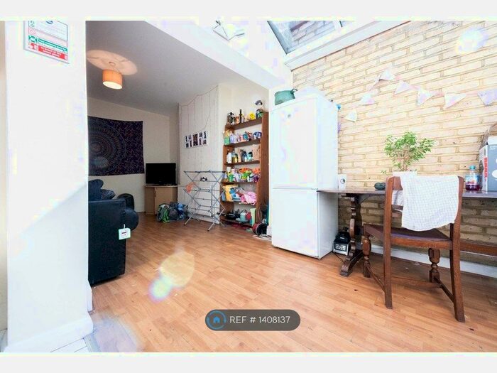 5 Bedroom Semi-Detached House To Rent In Links Road, London, SW17