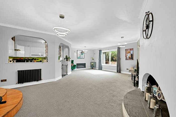 2 Bedroom Flat For Sale In Oakfield Lane, Barclay Court Oakfield Lane, DA1