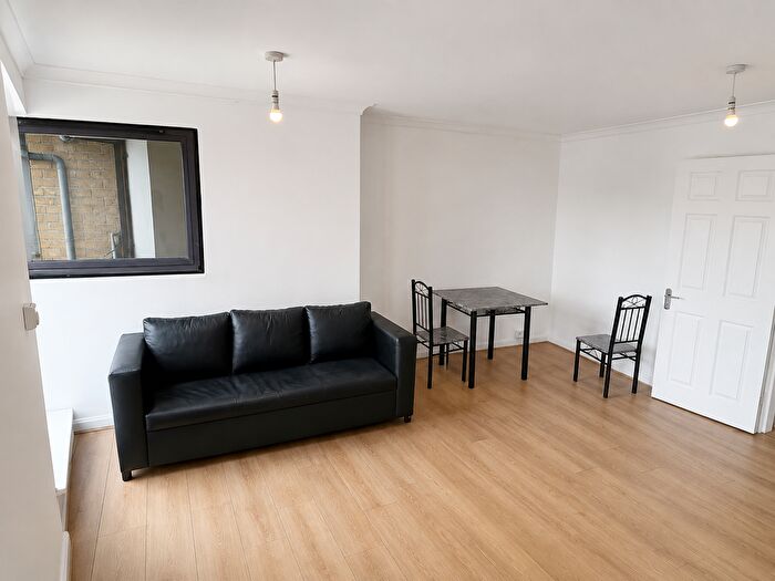 1 Bedroom Flat To Rent In Ley Street, Ilford, IG1