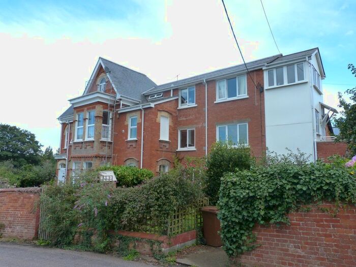 2 Bedroom Flat To Rent In Lodge Road, Tiverton, EX16