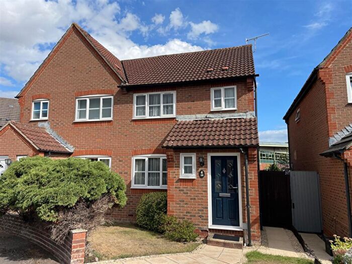3 Bedroom Semi-Detached House For Sale In St. Judes Close, Bishopdown, Salisbury, SP1