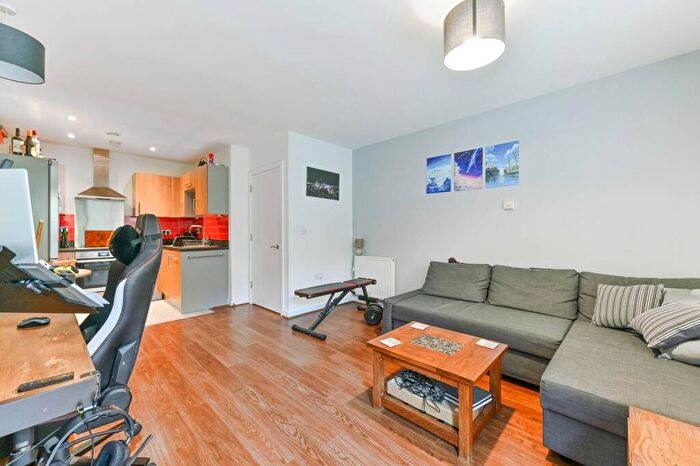 1 Bedroom Flat For Sale In Whitestone Way, Croydon, CR0