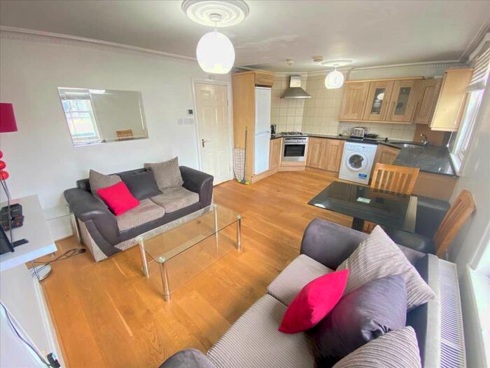 2 Bedroom Flat To Rent In Longridge Road, London, Earls Court, SW5