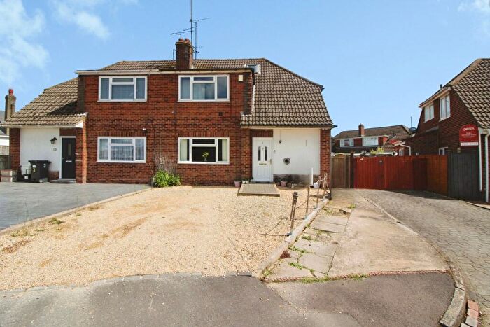 2 Bedroom Maisonette To Rent In Slade Drive, Swindon, SN3