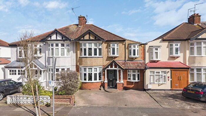 4 Bedroom Semi-Detached House For Sale In Cadogan Gardens, London, E18