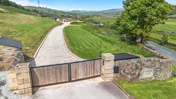 4 Bedroom Detached House For Sale In Reservoir House, Glusburn, BD20