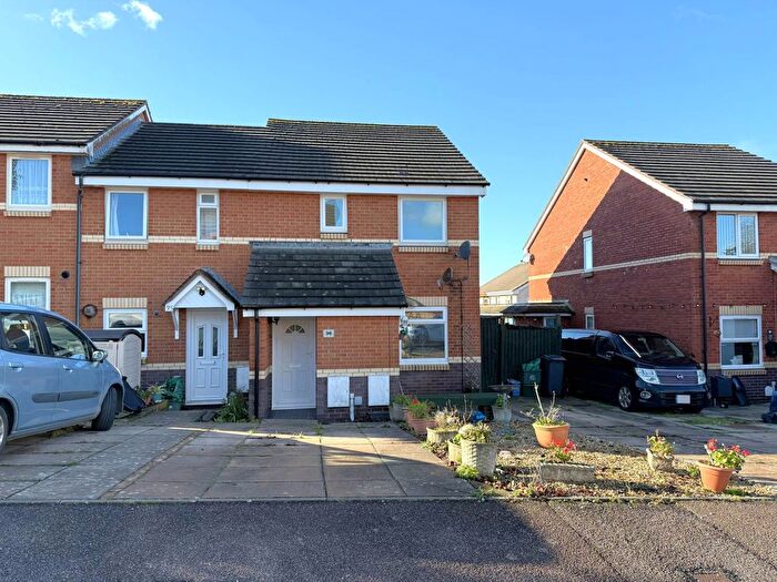 2 Bedroom Flat For Sale In Brittany Road, Exmouth, EX8