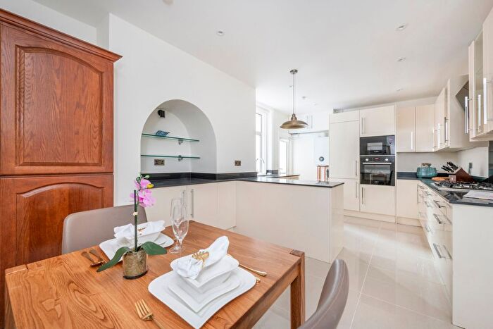 4 Bedroom Flat To Rent In Iverna Court, High Street Kensington, W8
