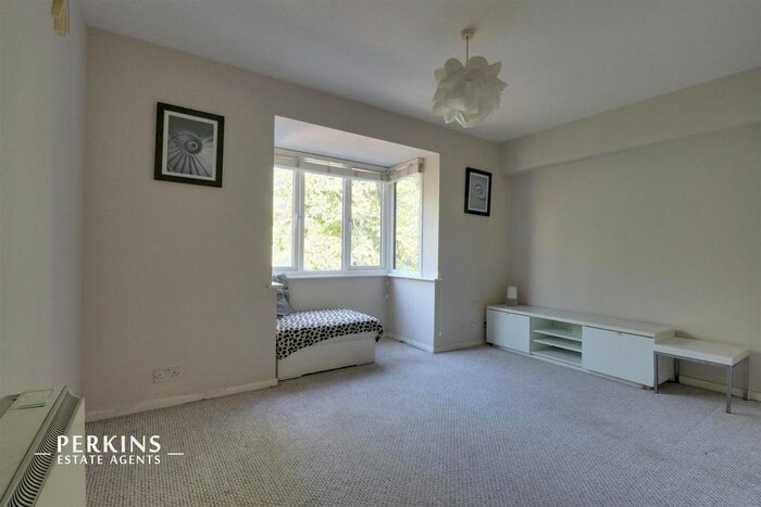 1 Bedroom Flat To Rent In Cubitt Square, Southall, UB2