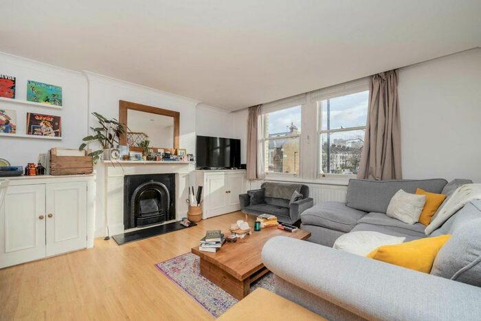 2 Bedroom Flat To Rent In Abbeville Road, London, SW4
