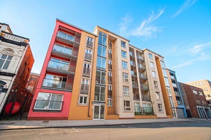 2 Bedroom Flat For Sale In Dock Street, Hull, HU1