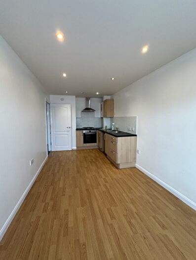 2 Bedroom Flat To Rent In Irvon Hill Road, Wickford, SS12