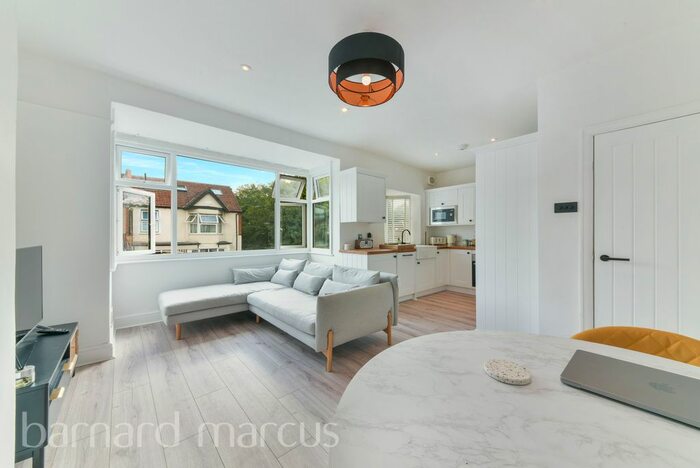 2 Bedroom Flat To Rent In Whitford Gardens, Mitcham, CR4