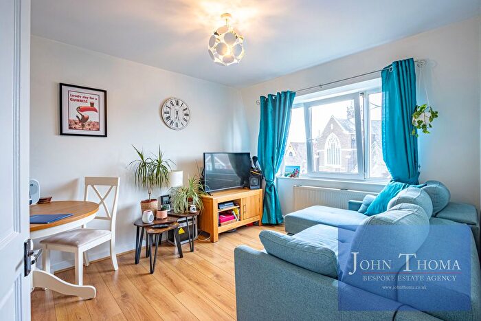 1 Bedroom Flat For Sale In Breamore Road, Seven Kings, IG3