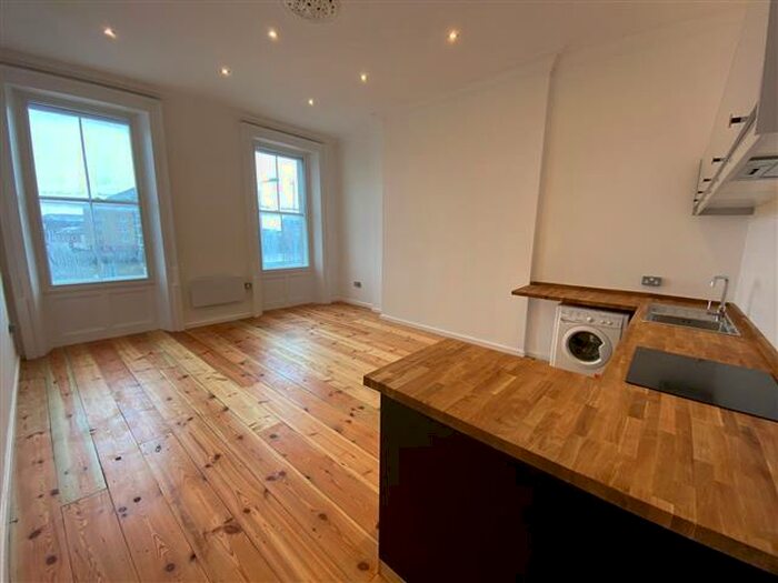 2 Bedroom Flat To Rent In Hall Quay, Great Yarmouth, NR30