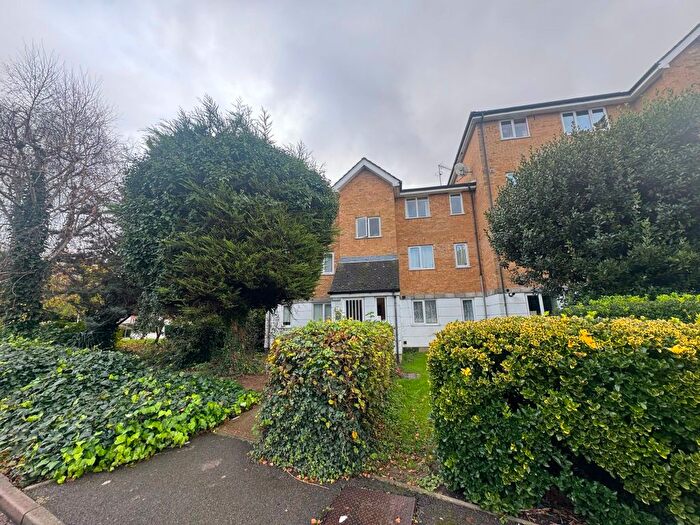 1 Bedroom Flat To Rent In Green Pond Close, London, E17