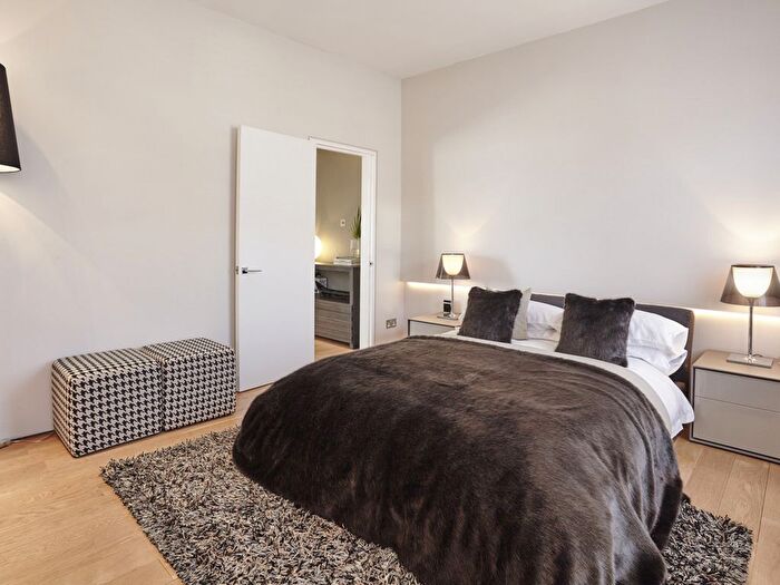 2 Bedroom End Terrace House To Rent In St. Marks Place, Windsor, SL4