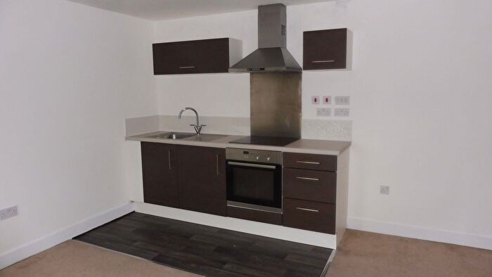 2 Bedroom Town House To Rent In Barnsley Road, Wombwell, S73