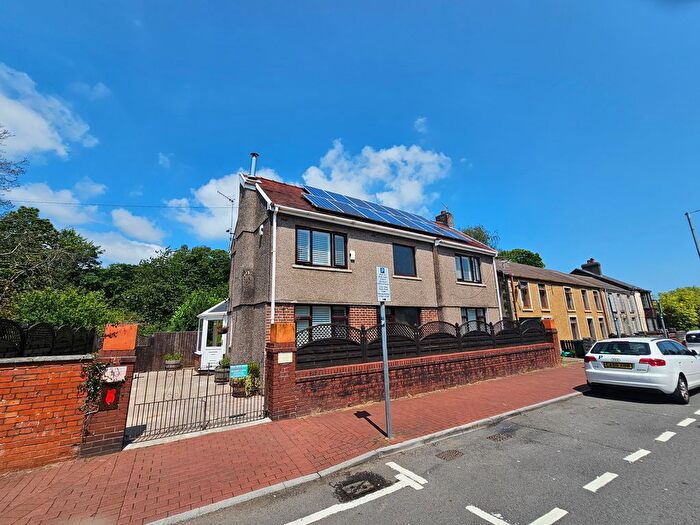 2 Bedroom Detached House To Rent In New Road, Skewen, SA10