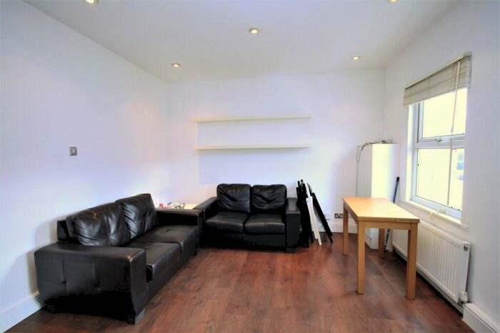 2 Bedroom Flat To Rent In Mayton Street, Holloway, N7