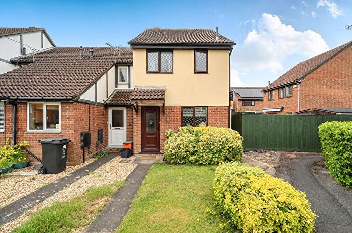 2 Bedroom End Of Terrace House For Sale In Cuckoos Mead, Covingham, Swindon, SN3