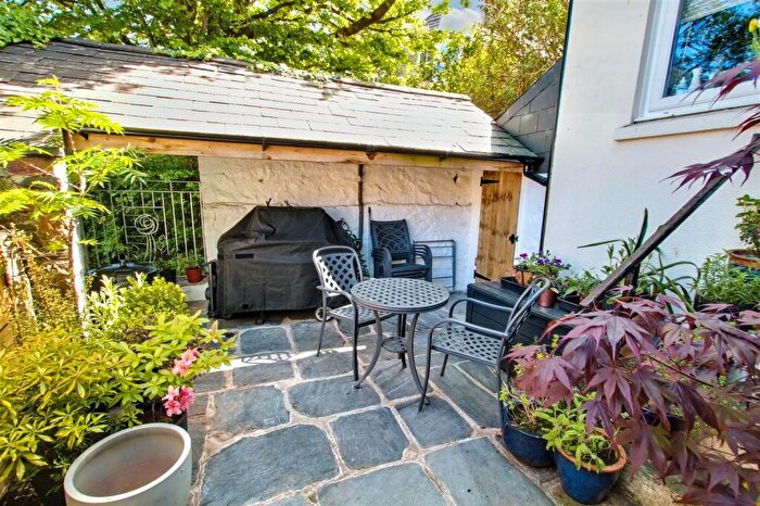 2 Bedroom Cottage For Sale In Upper West Street, Newport, SA42