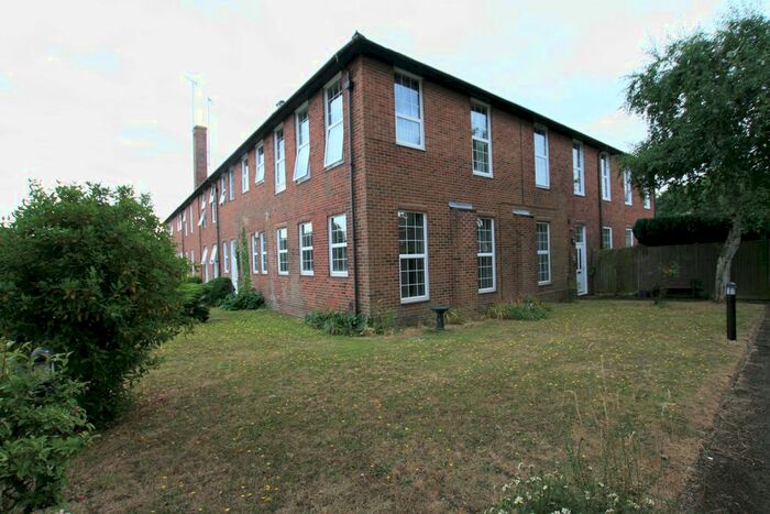 1 Bedroom Flat To Rent In Kennington Road, Ashford, Kent, TN24